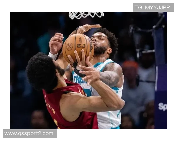 迈尔斯布里奇斯外线表现不佳21投8中贡献21分5篮板5助攻 迈尔斯布里奇斯外线表现不佳21投8中贡献21分5篮板5助攻