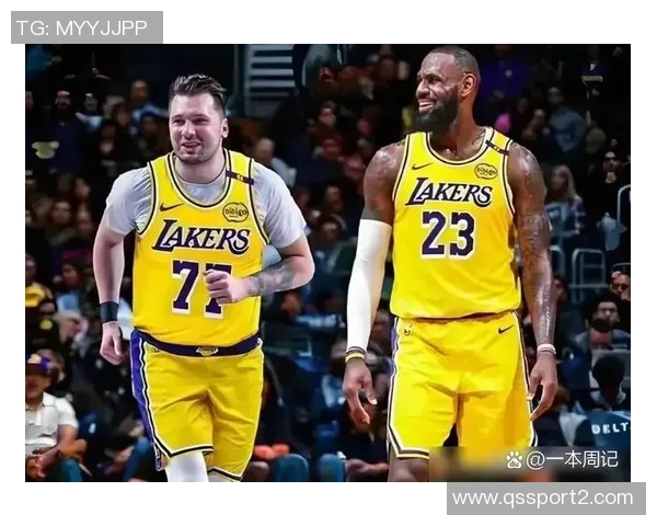 湖人训练场景曝光斯玛特紧逼八村里夫斯全力防守展现球队默契